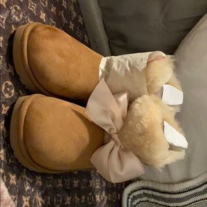 UGG Bailey front bows